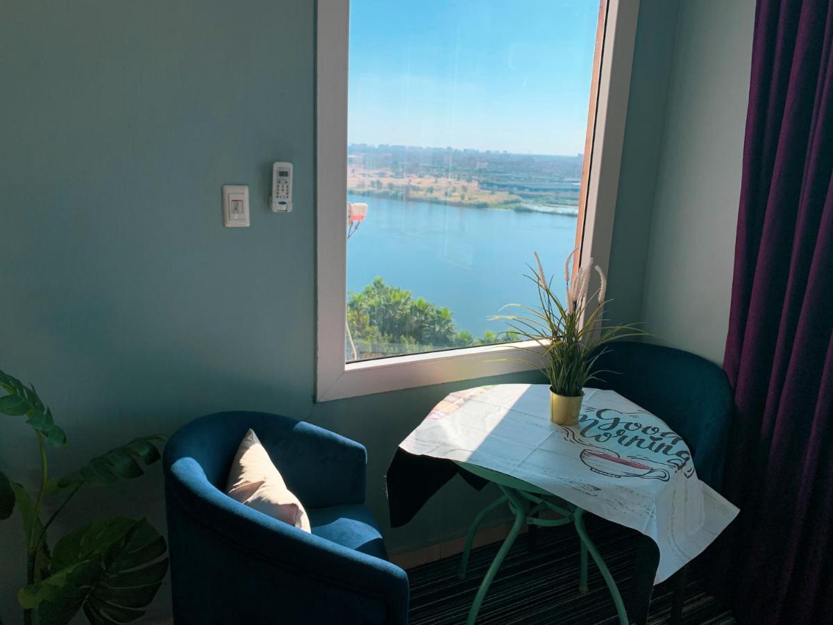 Nile Pyramidal View Apartment Cairo Exterior photo