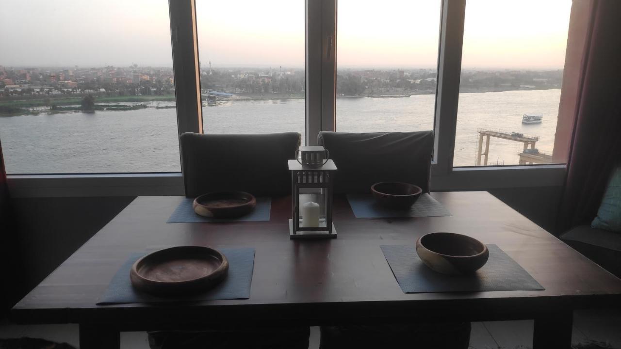 Nile Pyramidal View Apartment Cairo Exterior photo